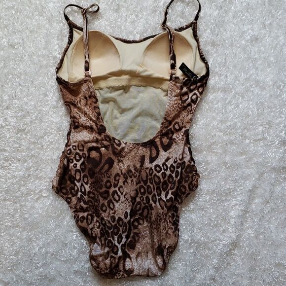 Leopard print one piece with embellishments - Picture 3 of 3